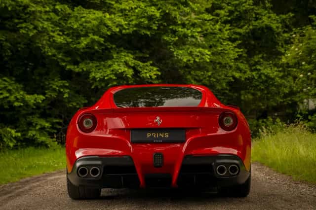 Ferrari F12 (2013) thumbnail 5