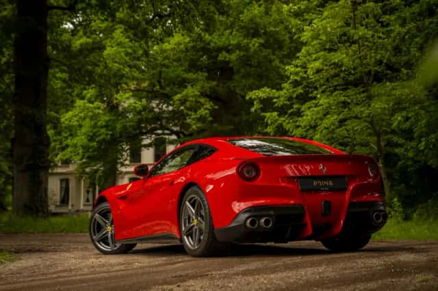 Ferrari F12 (2013) thumbnail 6