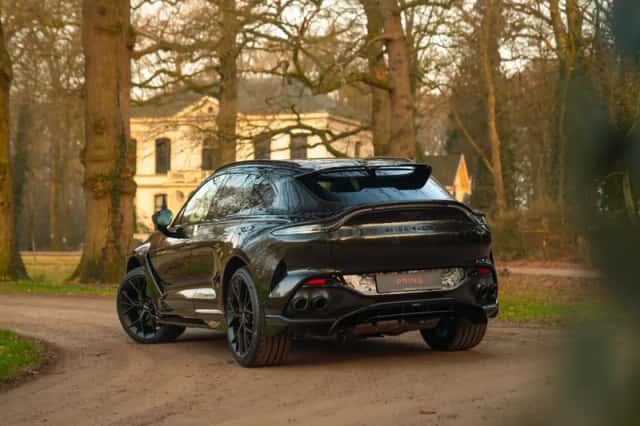 Aston Martin DBX (2025) thumbnail 3