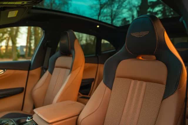 Aston Martin DBX (2025) thumbnail 5
