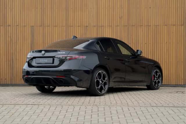 Alfa Romeo Giulia (2023) thumbnail 4