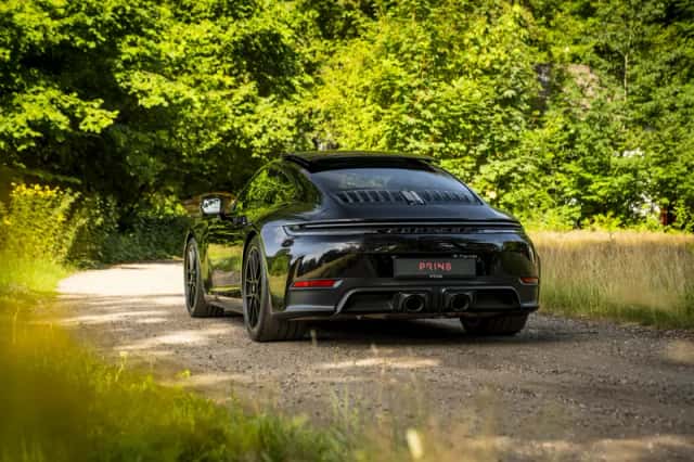 Porsche 911 (2025) thumbnail 4