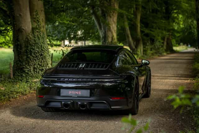 Porsche 911 (2025) thumbnail 6