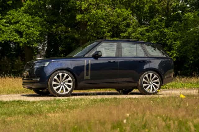 Land Rover Range Rover (2022) thumbnail 3