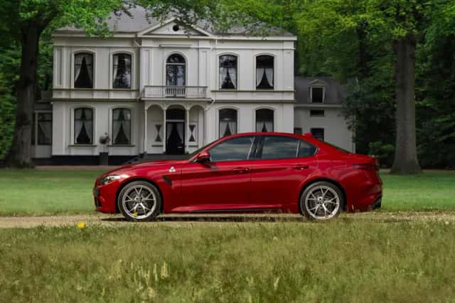 Alfa Romeo Giulia (2017) thumbnail 1