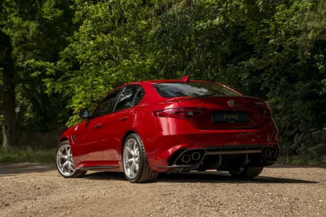 Alfa Romeo Giulia (2017) thumbnail 4