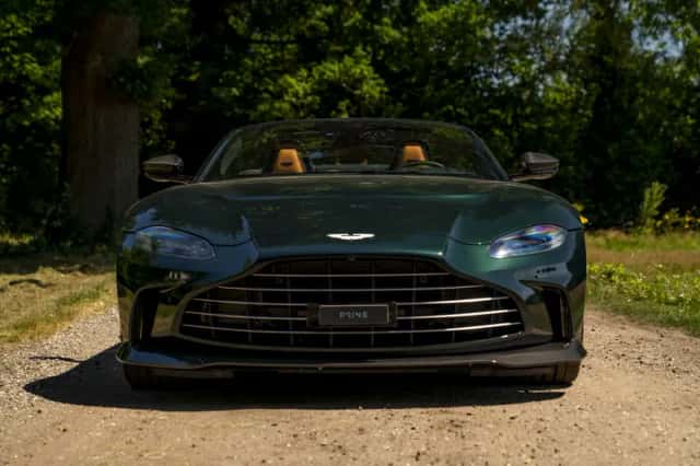 Aston Martin V12 Vantage (2023) thumbnail 2