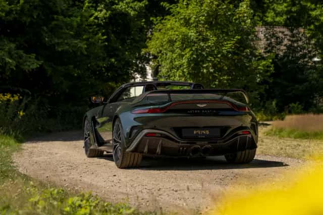 Aston Martin V12 Vantage (2023) thumbnail 4