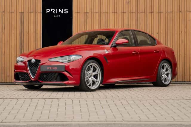 Alfa Romeo Giulia (2017) thumbnail 1
