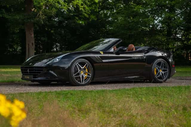 Ferrari California (2015) thumbnail 3