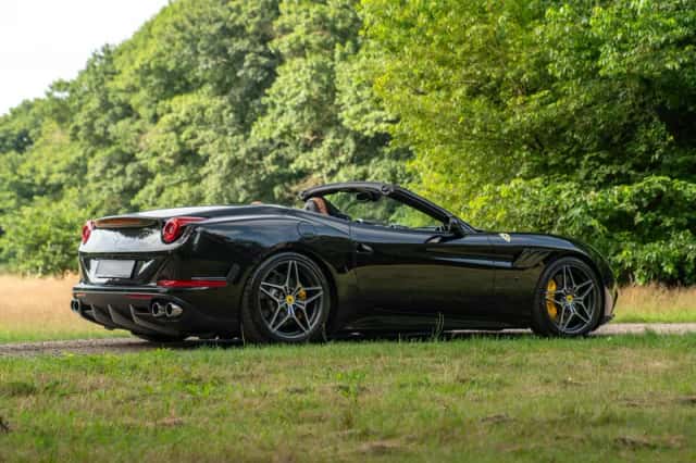 Ferrari California (2015) thumbnail 4