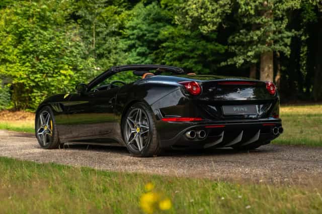 Ferrari California (2015) thumbnail 6