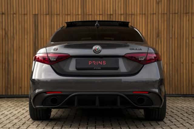 Alfa Romeo Giulia (2022) thumbnail 5