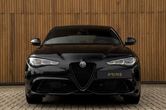 Alfa Romeo Giulia (2023) thumbnail 2