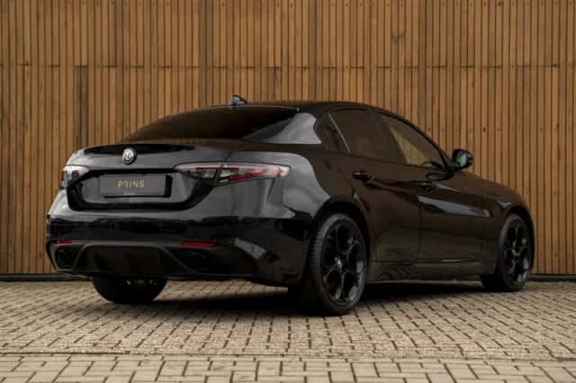 Alfa Romeo Giulia (2023) thumbnail 4