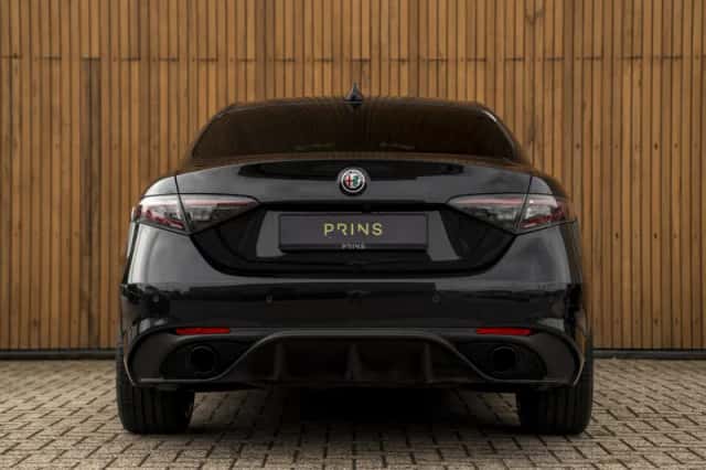 Alfa Romeo Giulia (2023) thumbnail 5