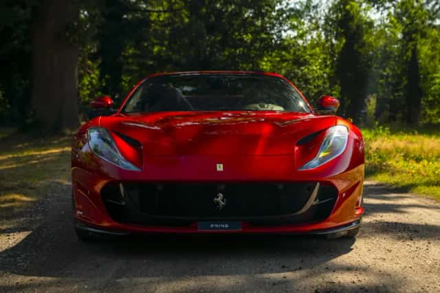 Ferrari 812 GTS (2024) thumbnail 2