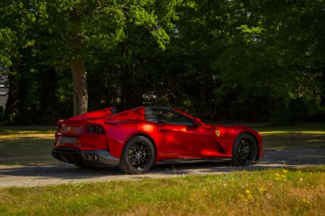 Ferrari 812 GTS (2024) thumbnail 4