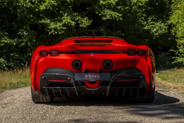 Ferrari SF90 Stradale (2021) thumbnail 5