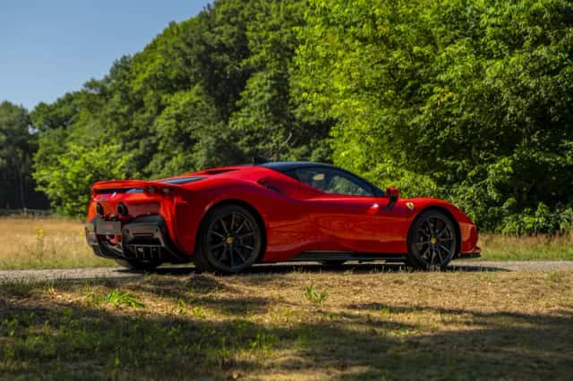 Ferrari SF90 Stradale (2021) thumbnail 6