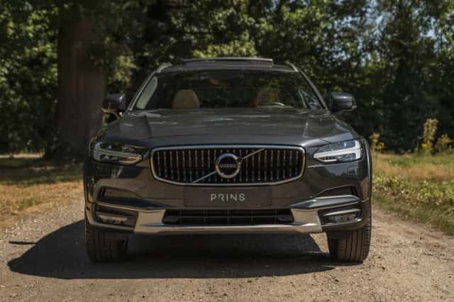 Volvo V90 (2017) thumbnail 2
