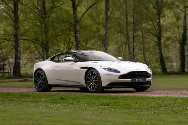 Aston Martin DB11 (2016) thumbnail 2