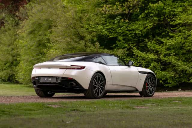 Aston Martin DB11 (2016) thumbnail 5