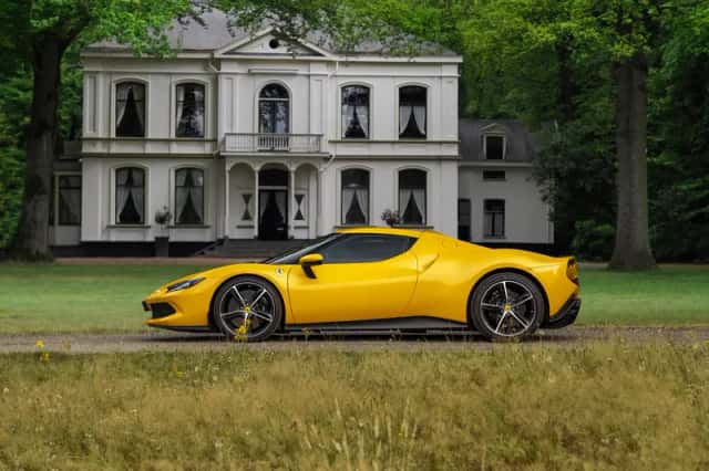 Ferrari 296 GTB (2022) thumbnail 1