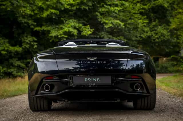 Aston Martin DB12 Volante (2024) thumbnail 4