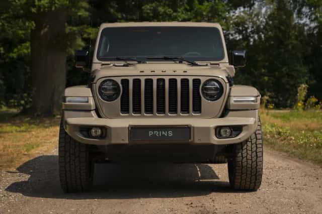 Jeep Wrangler (2021) thumbnail 2