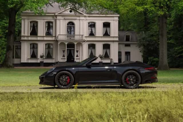 Porsche 911 (2019) thumbnail 1