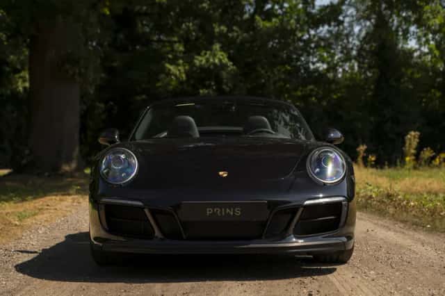 Porsche 911 (2019) thumbnail 2