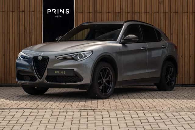 Alfa Romeo Stelvio (2019) thumbnail 1