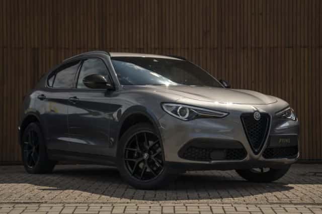 Alfa Romeo Stelvio (2019) thumbnail 3