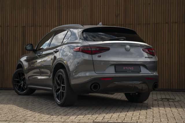 Alfa Romeo Stelvio (2019) thumbnail 6