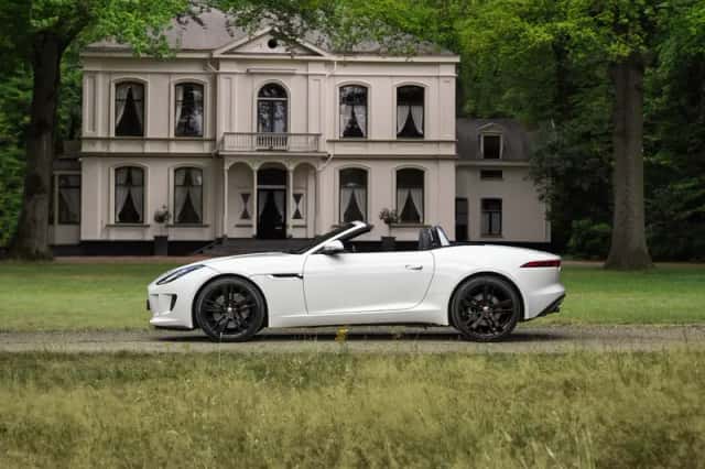 Jaguar F-Type (2014) thumbnail 1