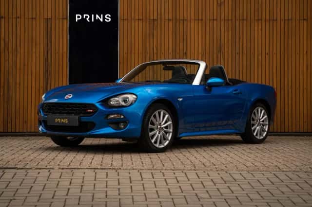 Fiat 124 Spider (2016) thumbnail 1