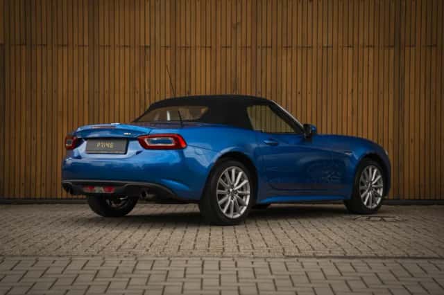 Fiat 124 Spider (2016) thumbnail 4