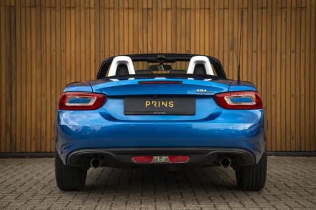 Fiat 124 Spider (2016) thumbnail 5
