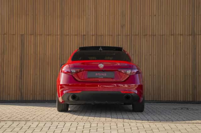 Alfa Romeo Giulia (2021) thumbnail 5