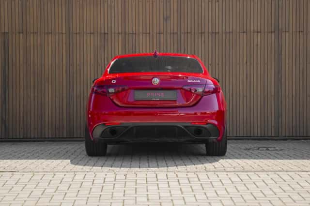 Alfa Romeo Giulia (2022) thumbnail 5