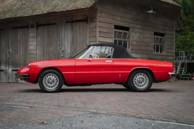 Alfa Romeo Spider (1982) thumbnail 4