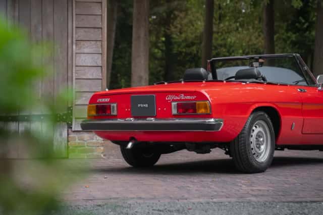 Alfa Romeo Spider (1982) thumbnail 6