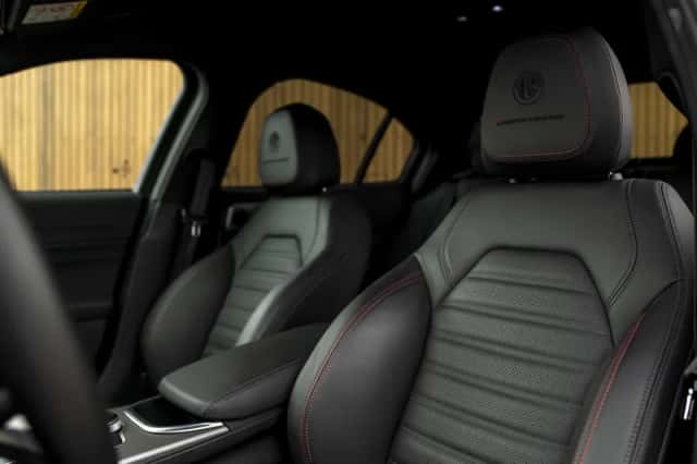 Alfa Romeo Giulia (2023) thumbnail 2