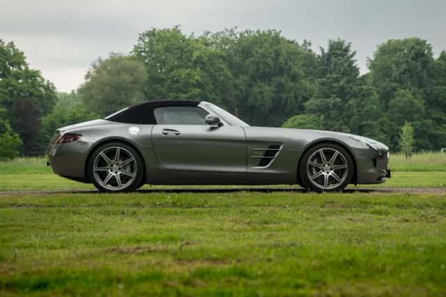 Mercedes-Benz SLS (2013) thumbnail 4