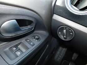Volkswagen Up (2019) thumbnail 19