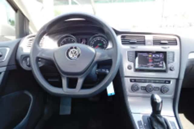Volkswagen Golf (2014) thumbnail 3