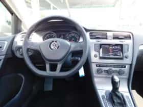 Volkswagen Golf thumbnail 3