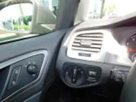 Volkswagen Golf thumbnail 43