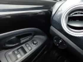Volkswagen Up (2018) thumbnail 44
